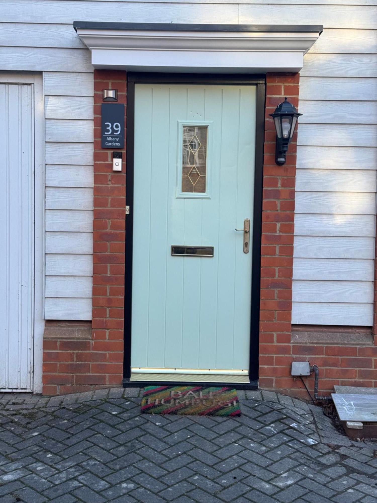 A Luxurious Coach House *